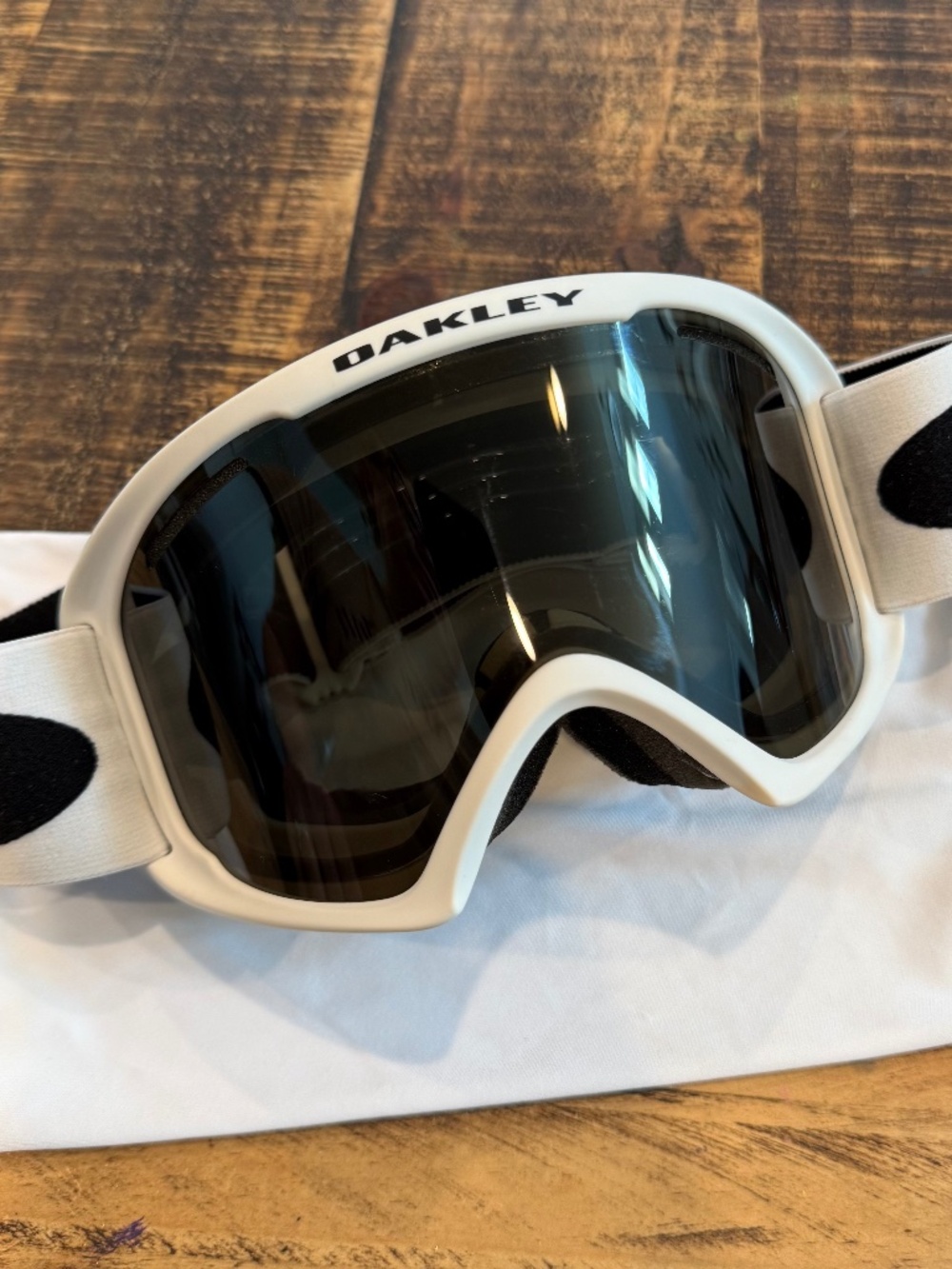 Oakley O-Frame White Ski Snow Goggles with adjustable strap